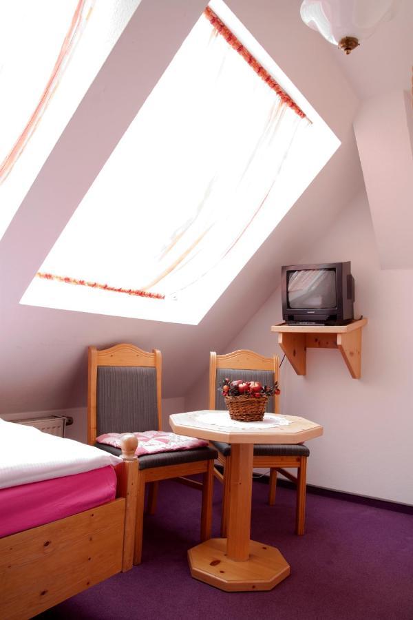 Fruehstuecks Pension Zum Postillion Klingenthal Exterior foto